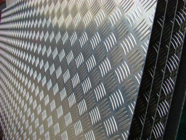 Алюминиевый металлопрокат Лист алюминиевый рифленый «Квинтет» 1050 размер 1500х4000 толщина 2,5 мм