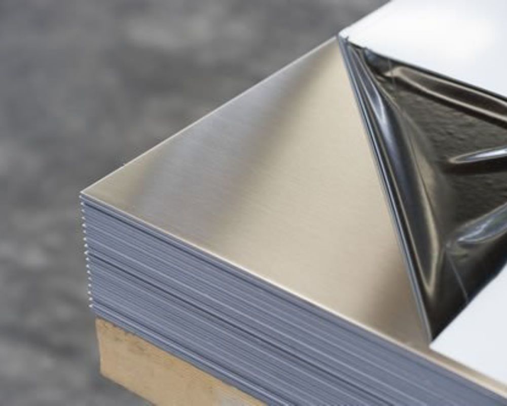 Алюмінієвий металопрокат Лист алюмінієвий гладкий 1050 розмір 1250х2500 мм ціна від 115 грн/кг