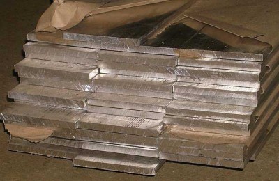 Алюмінієвий металопрокат Смуга алюмінієва електротехнічна АД0 40*4 мм поверхня Б.П міра 3;6 м
