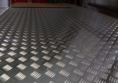 Алюмінієвий металопрокат Алюмінієвий лист рифлений «Квінтет» 1050 розмір 1500х3000 товщина 5,0 мм